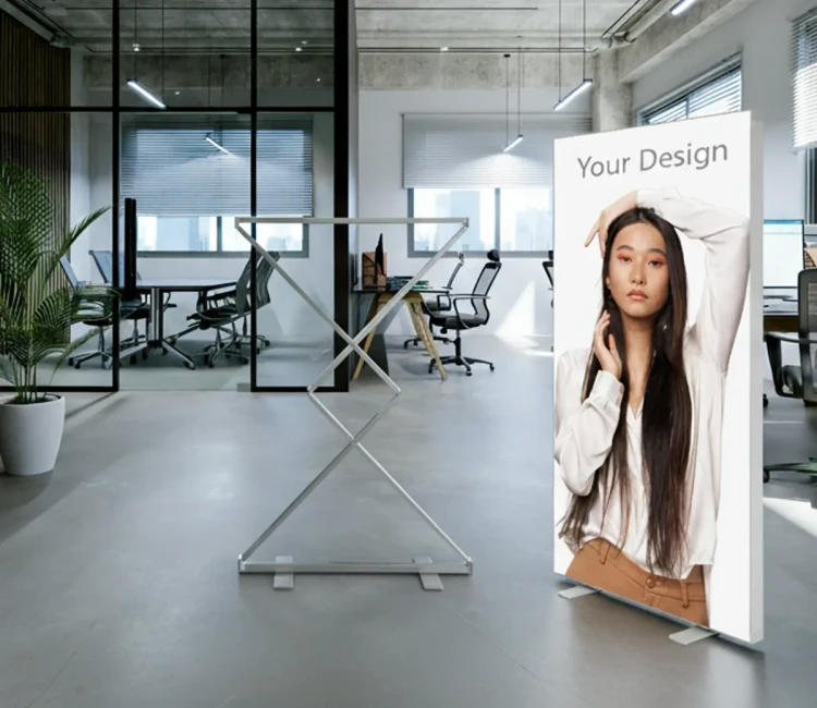 Easy Light Pop-up ścianka reklamowa dwustronna - akcesoria-flagowe_01.webp